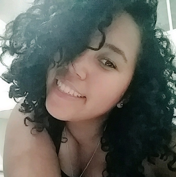 Meet your Posher, Karina - Picture 1 of 1